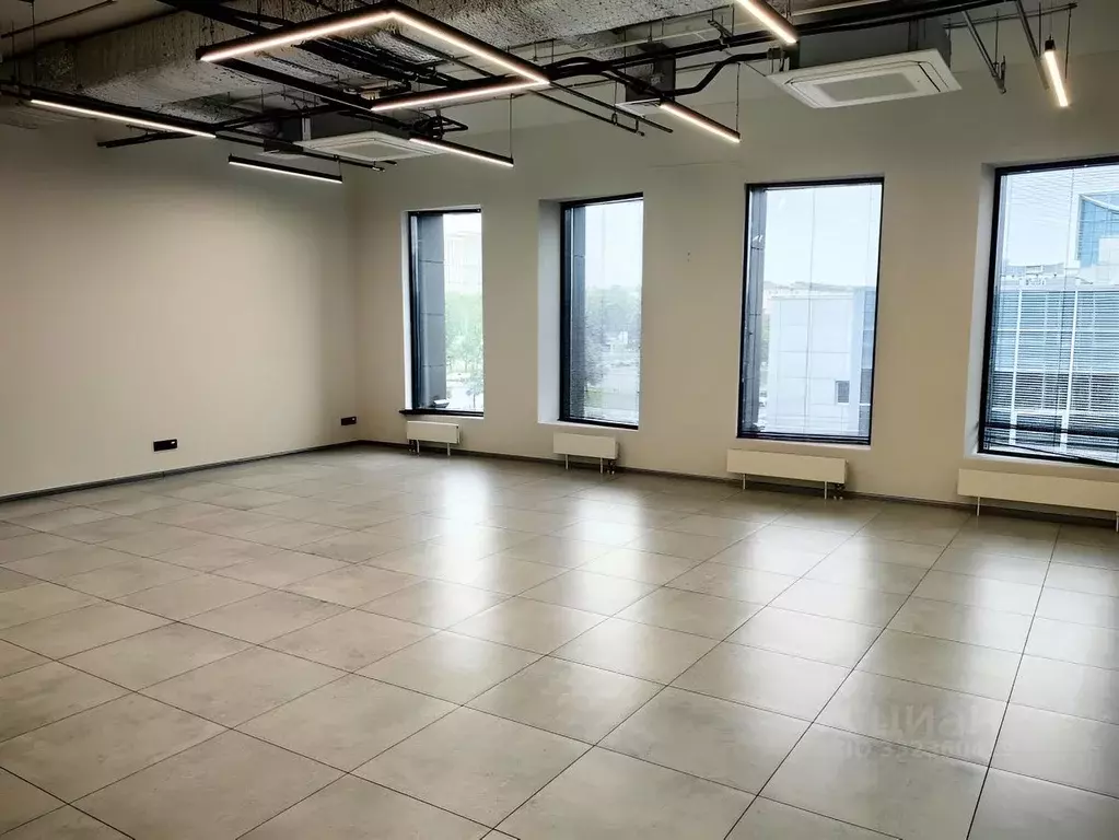 Офис в Санкт-Петербург ул. Типанова, 23к2 (67 м) - Фото 1