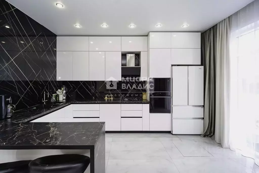 Дом в Омская область, Омск проезд 3-й Челюскинцев, 19 (171 м) - Фото 1