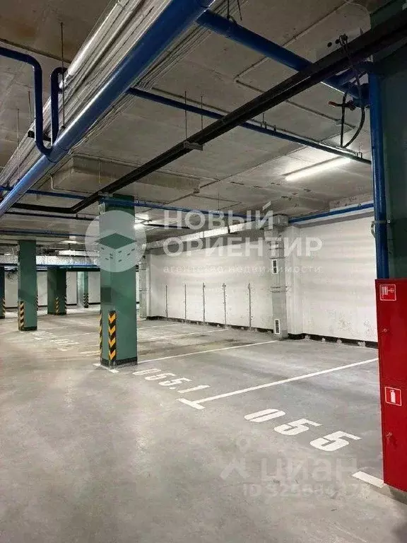 Гараж в Свердловская область, Екатеринбург ул. Молодогвардейцев, 1 (28 ... - Фото 1