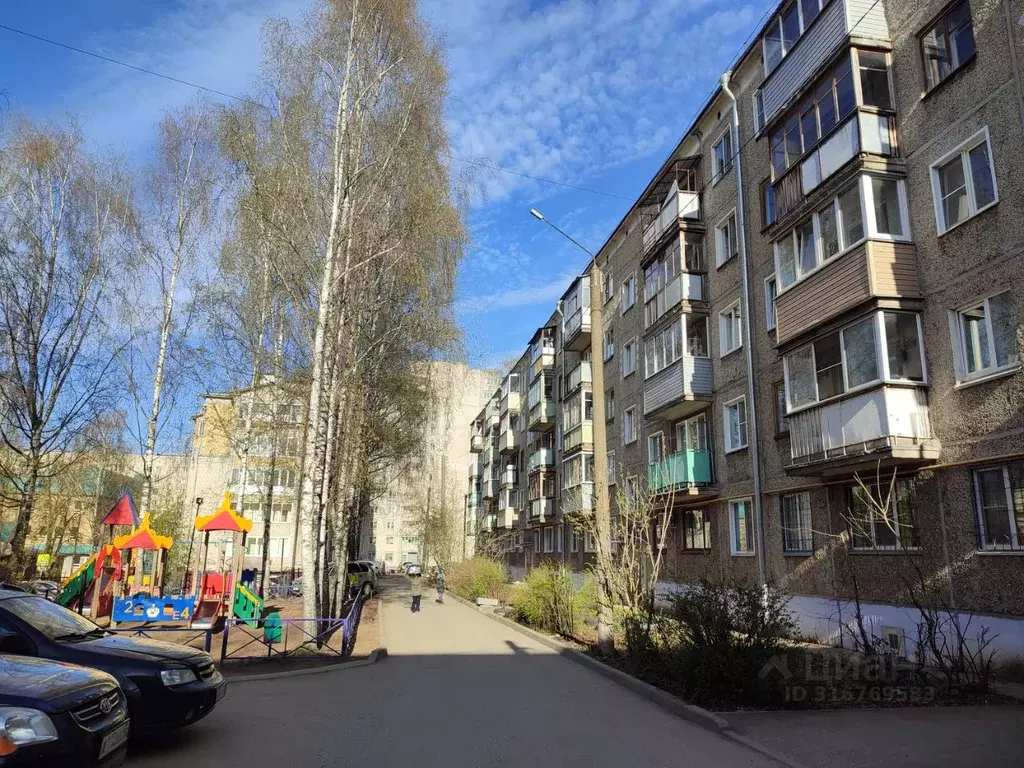 3-к кв. Кировская область, Киров ул. МОПРА, 42 (57.4 м) - Фото 0