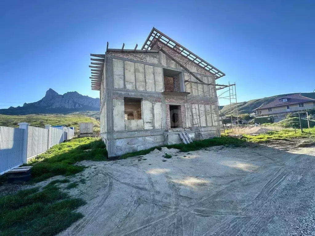 Дом в Крым, Феодосия муниципальный округ, Коктебель пгт ул. Гумилева ... - Фото 1