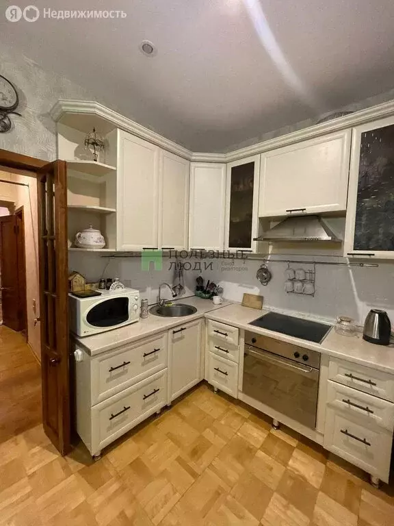 3-комнатная квартира: Глазов, улица Наговицына, 6 (72.2 м) - Фото 0