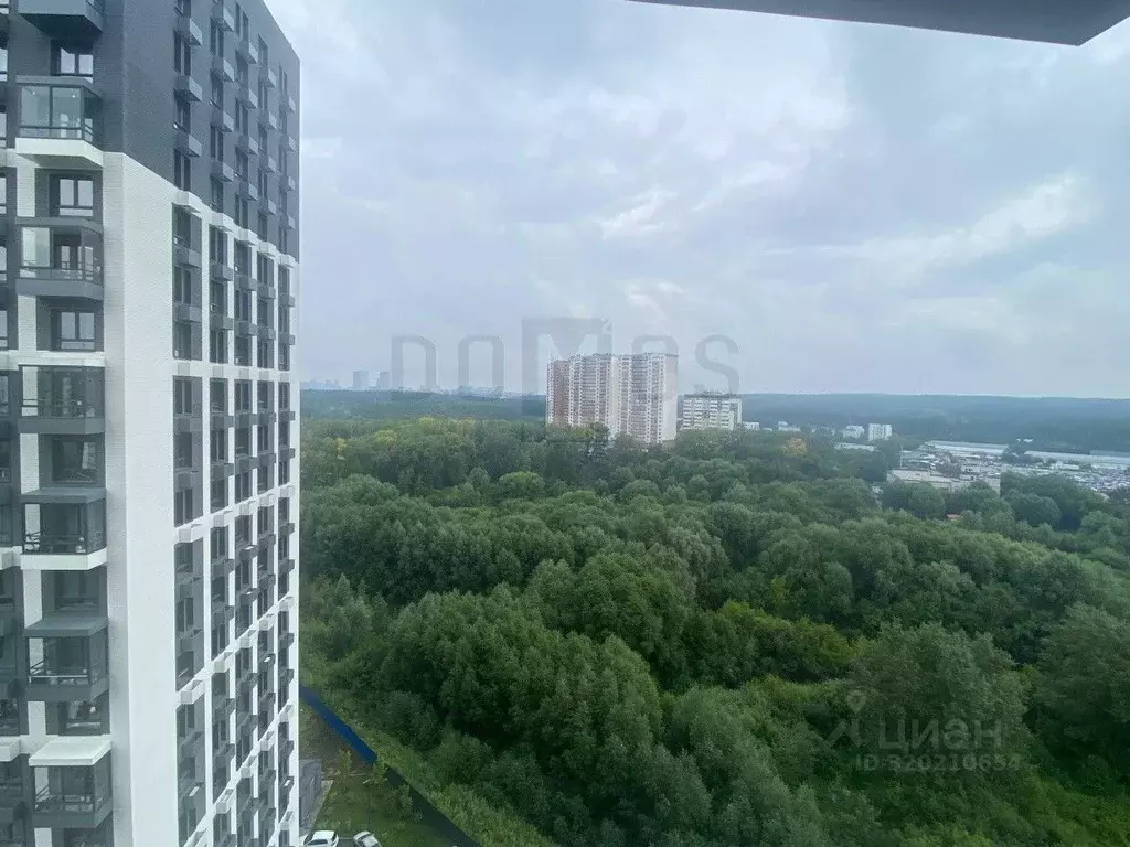 Студия Свердловская область, Екатеринбург ул. Хуторская, 1 (19.7 м) - Фото 1