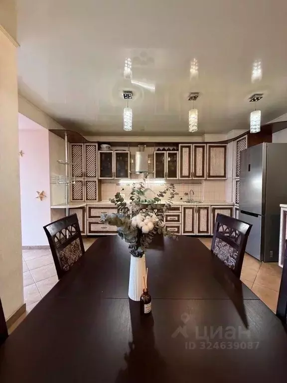 3-к кв. Саратовская область, Энгельс Коммунистическая ул., 31 (103.0 ... - Фото 1