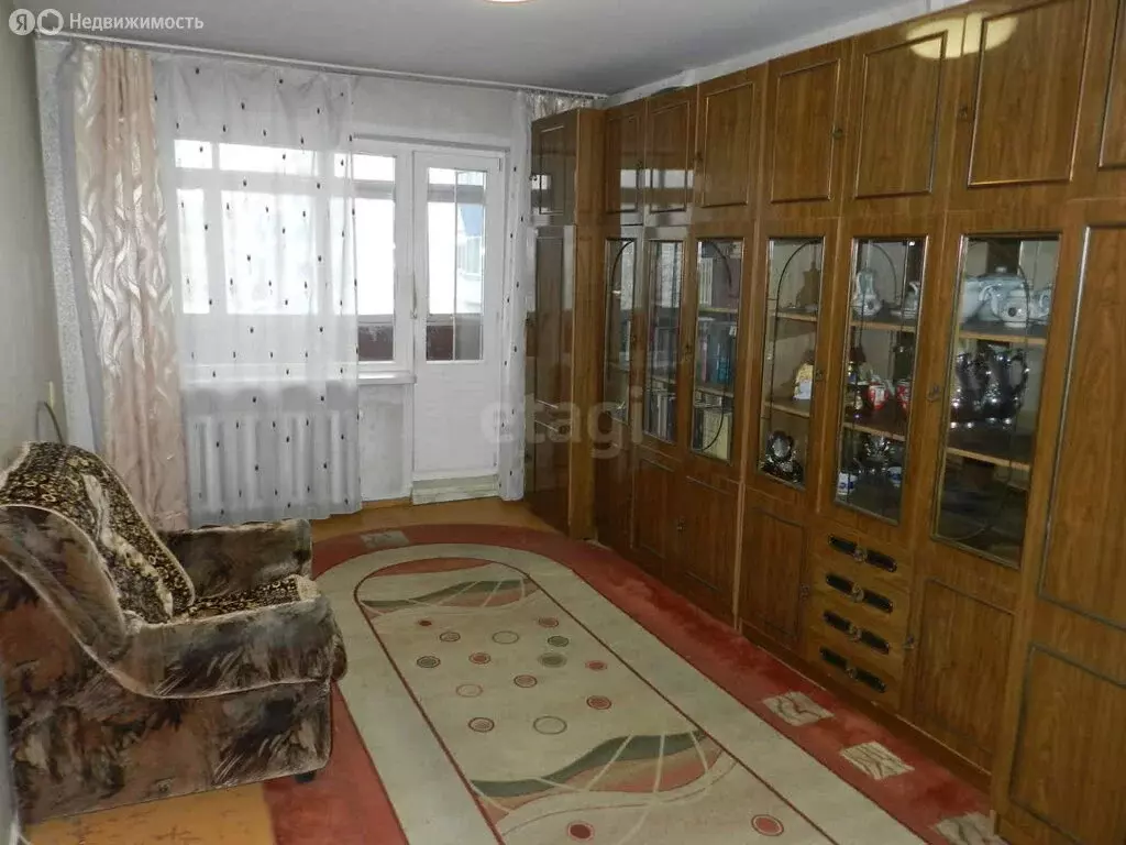 3-комнатная квартира: Курган, улица Карбышева, 44А (61 м) - Фото 1