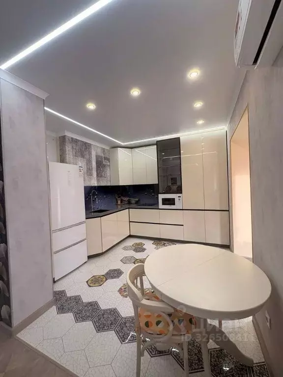 2-к кв. Астраханская область, Астрахань Аршанский пер., 6 (70.5 м) - Фото 1