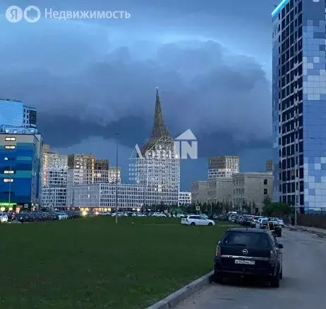 4-комнатная квартира: Санкт-Петербург, улица Челюскина, 10 (80 м) - Фото 0