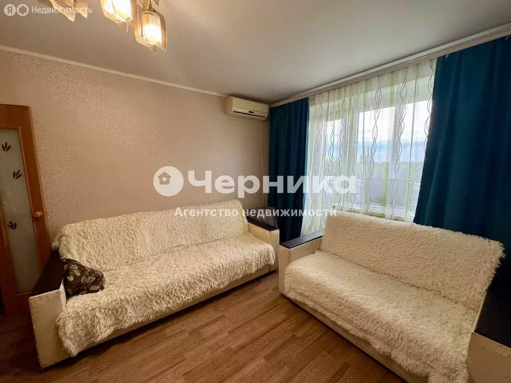 4-комнатная квартира: Шахты, улица Хабарова, 16А (73 м) - Фото 1