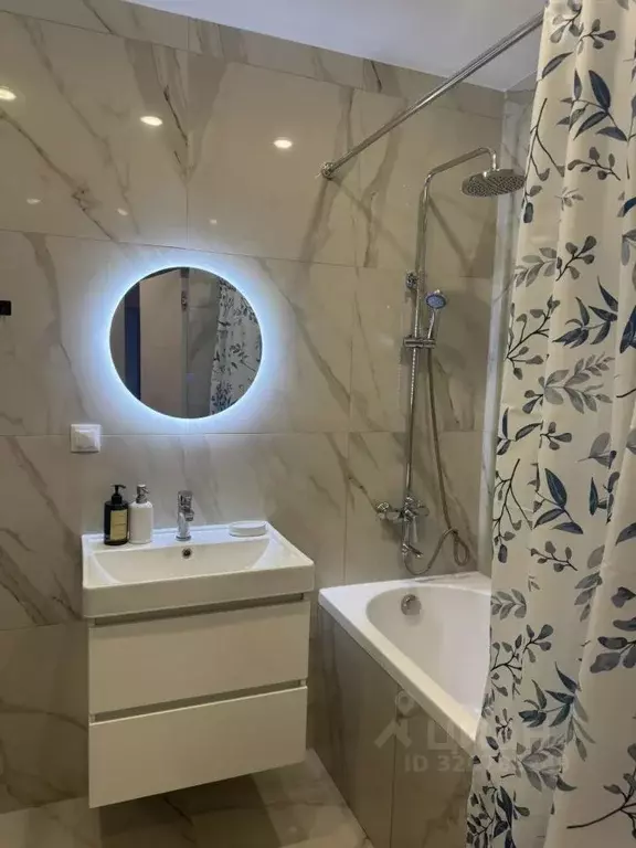 3-к кв. Волгоградская область, Волгоград ул. Химина, 9 (67.4 м) - Фото 1