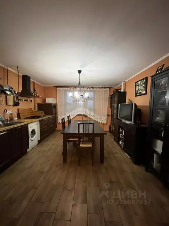 5-к кв. Чувашия, Чебоксары ул. Пирогова, 4к2 (180.0 м) - Фото 1