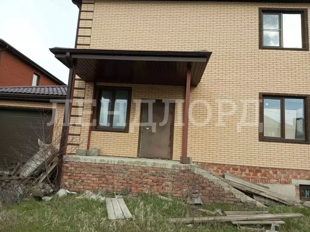 Дом в Ростовская область, Ростов-на-Дону 10-й Путеводный пер. (200 м) - Фото 1