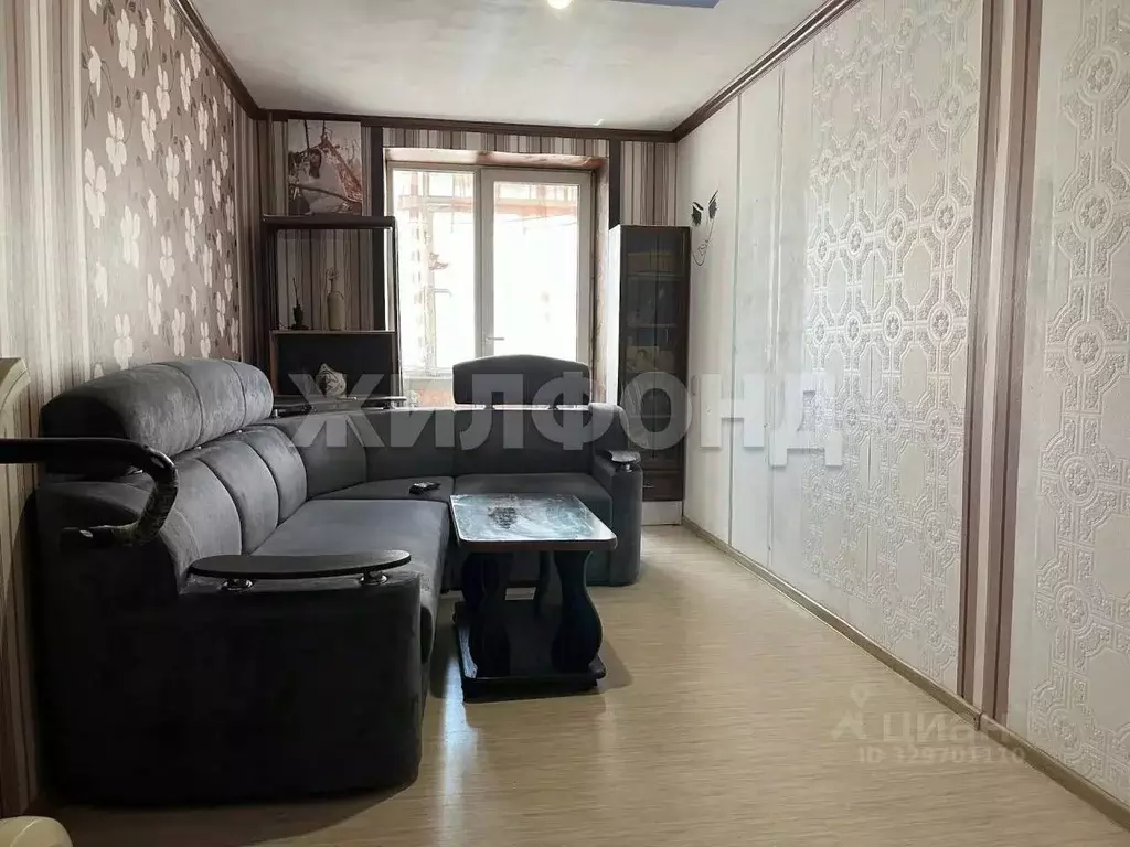 3-к кв. Брянская область, Дятьково 12-й мкр, 1 (58.1 м) - Фото 1