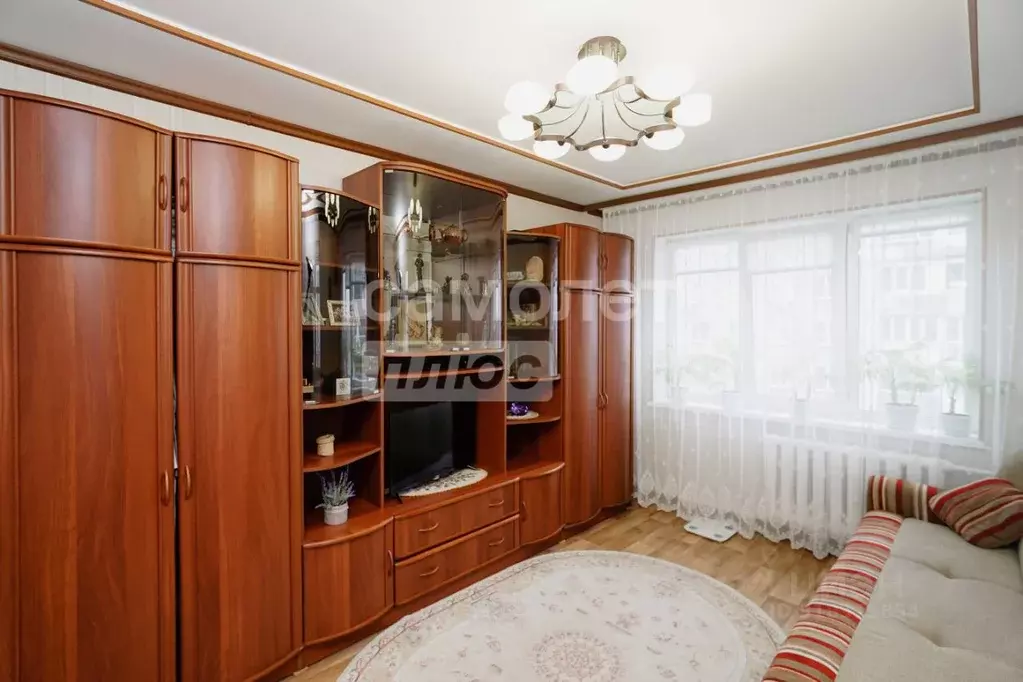 3-к кв. Омская область, Омск ул. Красный Путь, 69 (68.1 м) - Фото 0