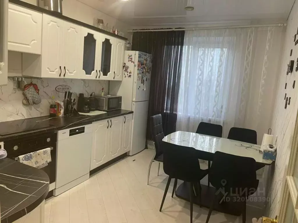 3-к кв. Белгородская область, Старый Оскол Северный мкр, 31 (64.0 м) - Фото 0