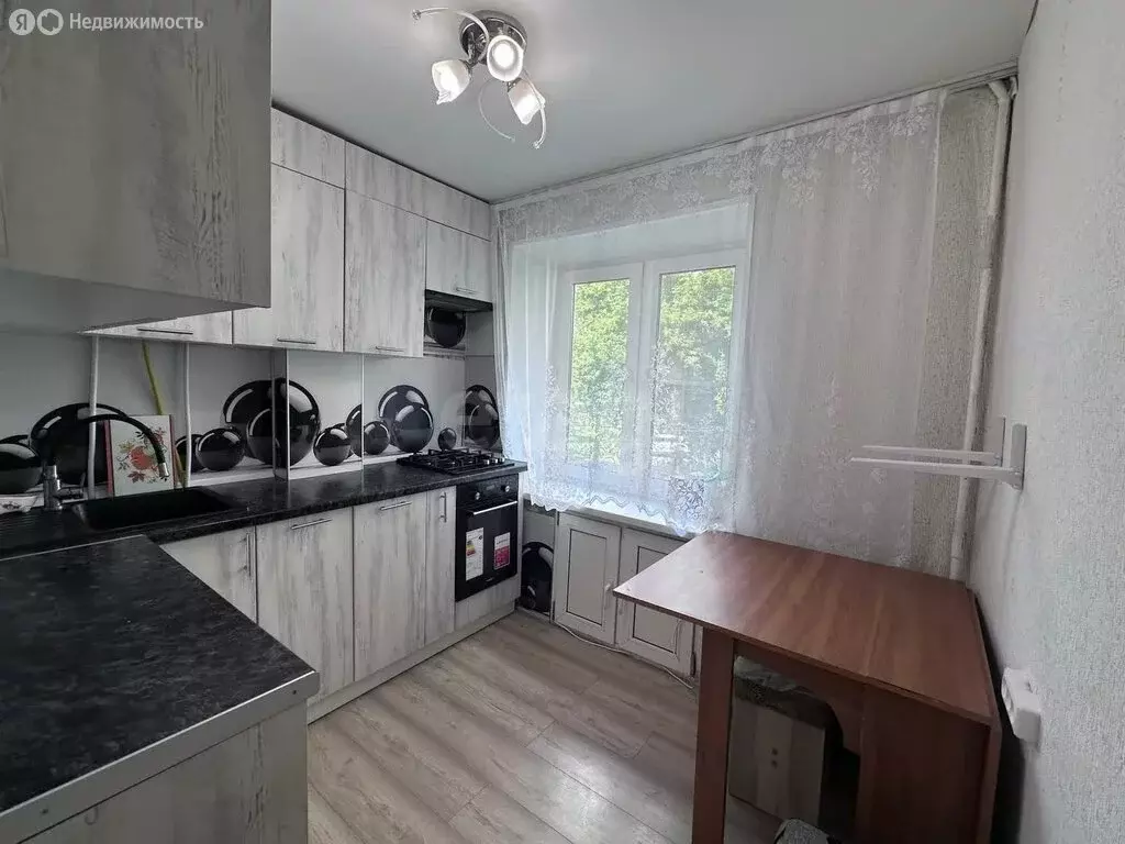 3-комнатная квартира: Чебаркуль, улица Крылова, 12 (51.1 м) - Фото 1