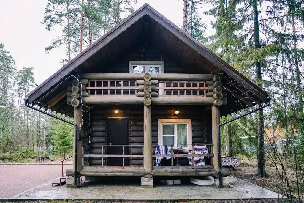 Дом в Ленинградская область, Гатчинский район, Вырица городской ... - Фото 0