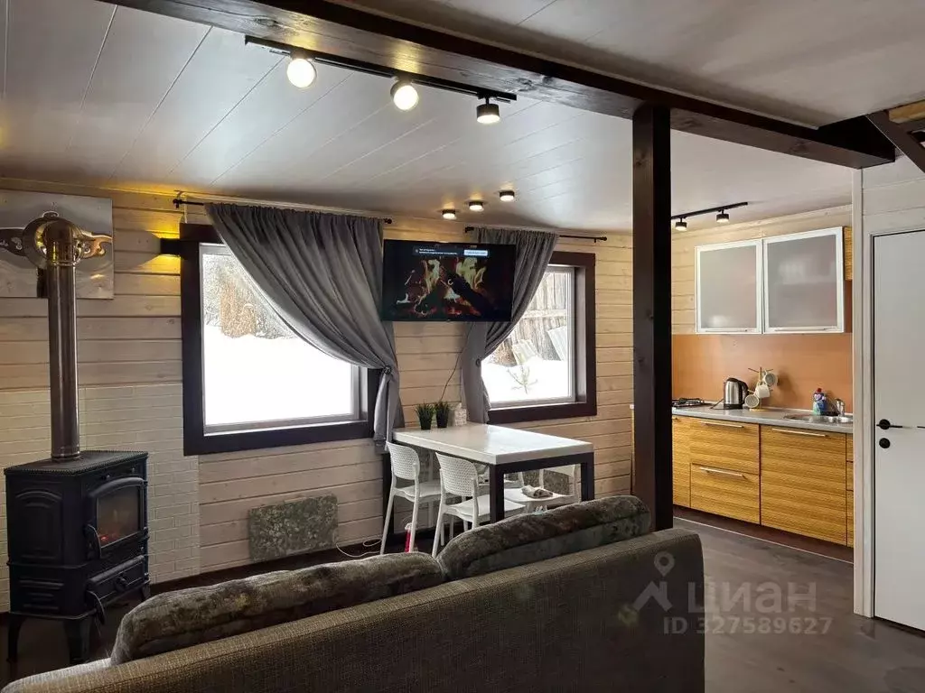 Дом в Ярославская область, Угличский муниципальный округ, д. ... - Фото 1