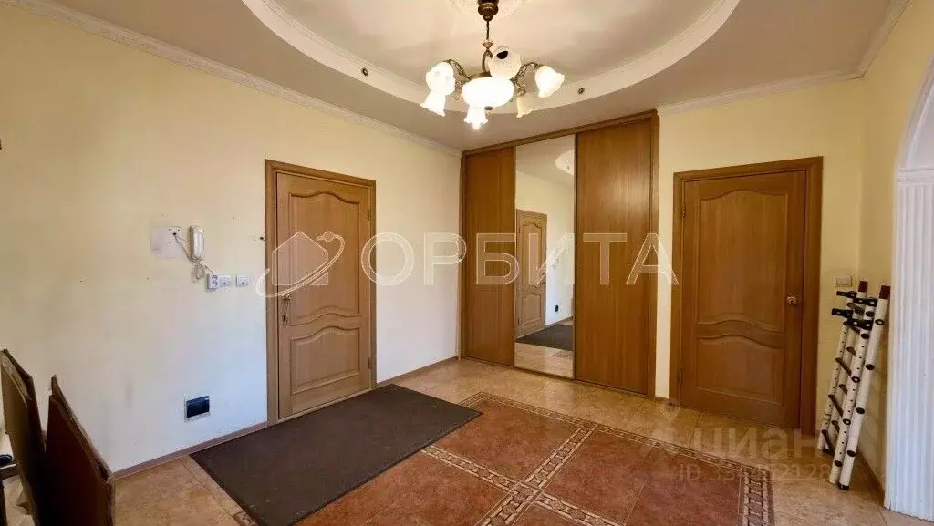 3-к кв. Тюменская область, Тюмень ул. Шиллера, 46к3 (137.0 м) - Фото 1
