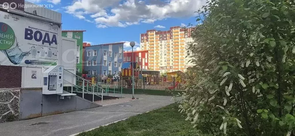 3-комнатная квартира: Тюмень, улица Николая Семёнова, 33 (95 м) - Фото 1