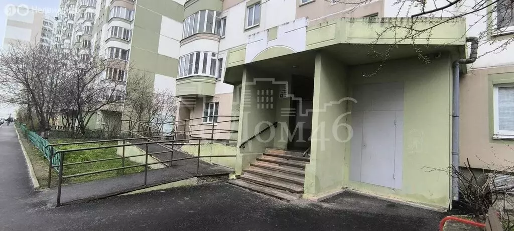 Квартира-студия: Курск, проспект Вячеслава Клыкова, 82 (54.6 м) - Фото 1