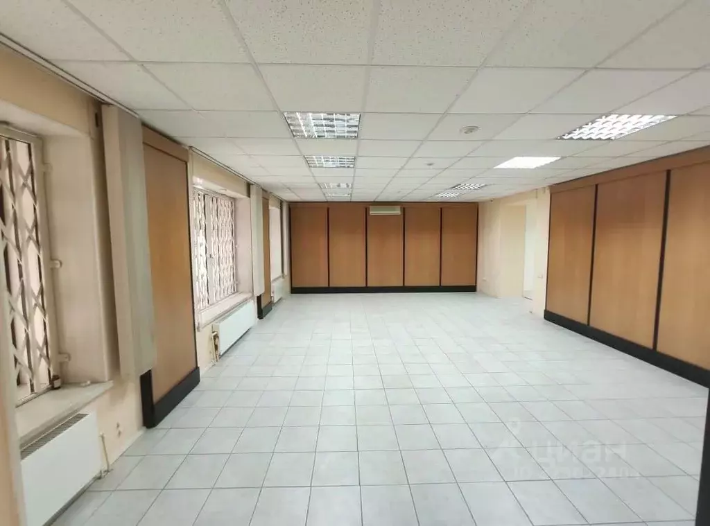 Помещение свободного назначения в Свердловская область, Екатеринбург ... - Фото 1