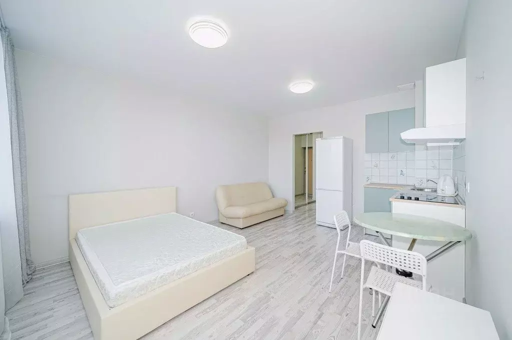 Студия Свердловская область, Екатеринбург ул. Азина, 22/2 (31.0 м) - Фото 1