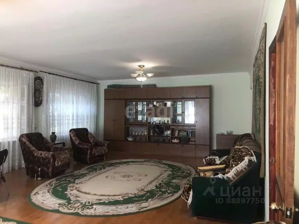 Дом в Карачаево-Черкесия, Черкесск Красногорская ул. (271 м) - Фото 0