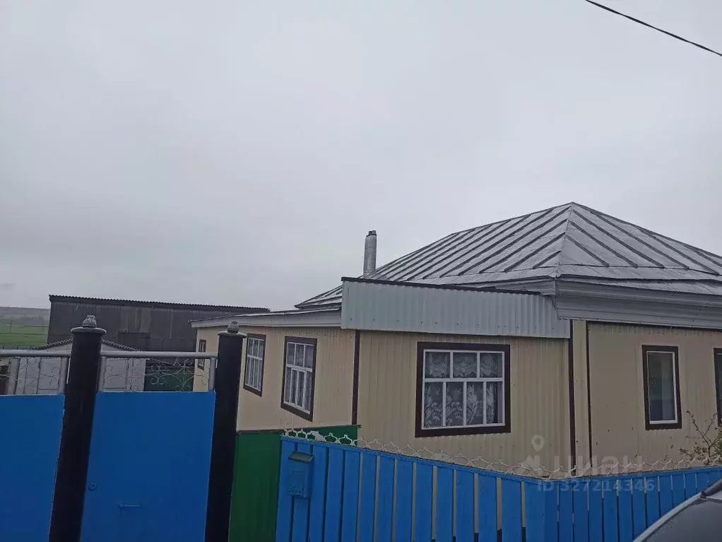 Дом в Башкортостан, Илишевский район, Черекулевский сельсовет, с. ... - Фото 1