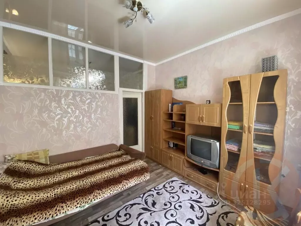 1-к кв. Крым, Симферополь ул. Севастопольская, 80/3 (30.0 м) - Фото 1