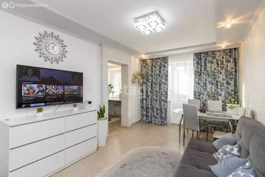 3-комнатная квартира: Тюмень, проезд Геологоразведчиков, 34 (62 м) - Фото 0