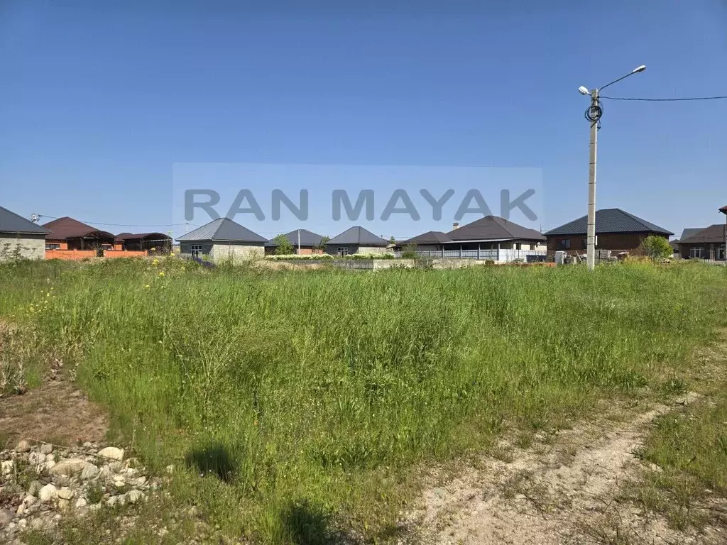 Участок в Адыгея, Майкоп городской округ, пос. Западный ул. ... - Фото 1