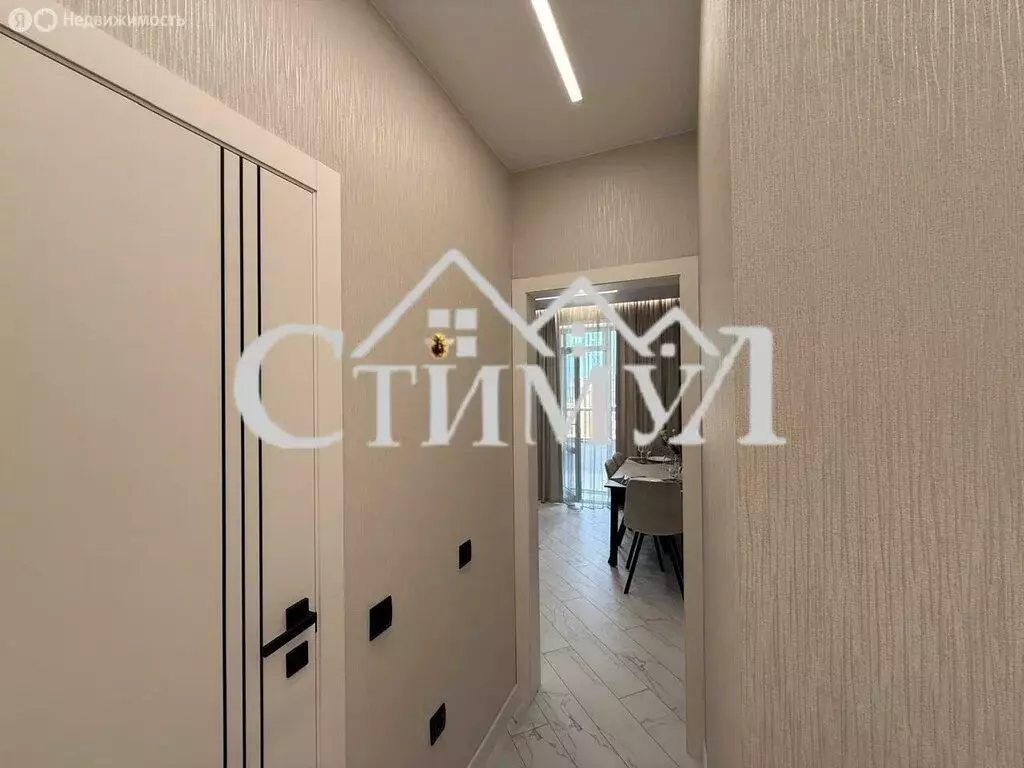 2-комнатная квартира: Абакан, улица Генерала Тихонова, 8 (70 м) - Фото 1