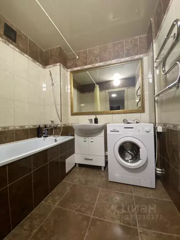 2-к кв. Адыгея, Майкоп ул. Чкалова, 65 (70.0 м) - Фото 1