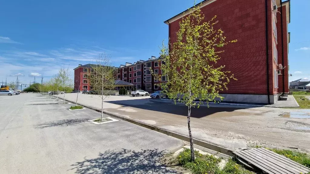 2-к кв. Кабардино-Балкария, Нальчик ул. Шогенова, 75 (62.0 м) - Фото 1