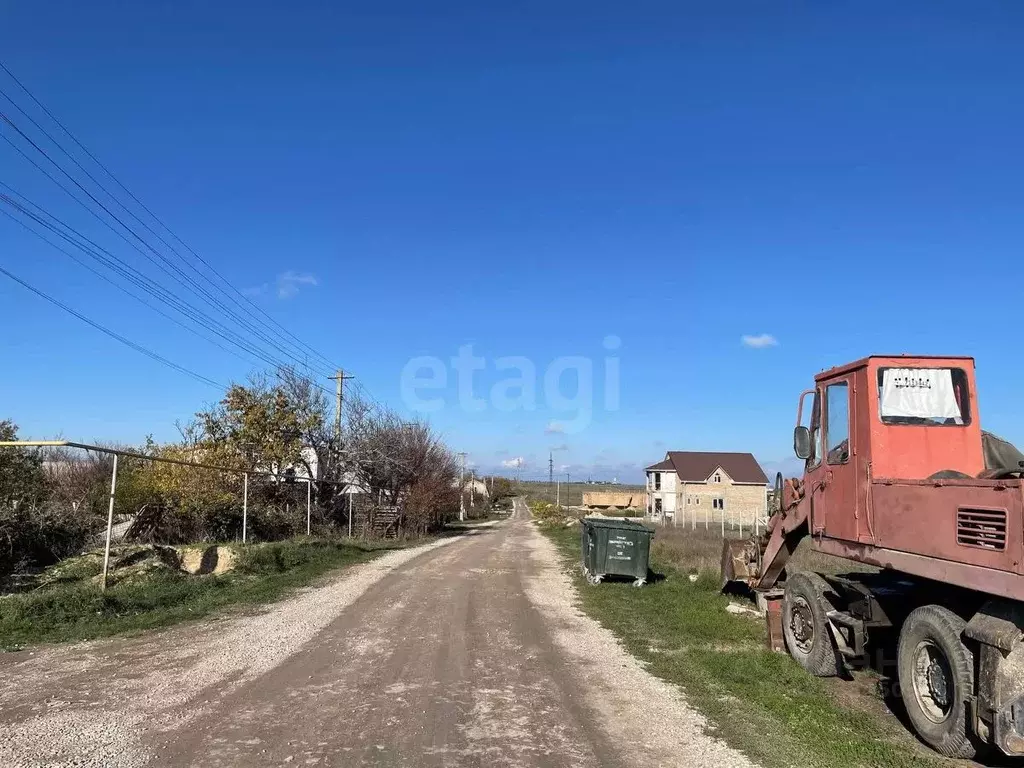 Участок в Крым, Симферопольский район, с. Мирное  (6.0 сот.) - Фото 1