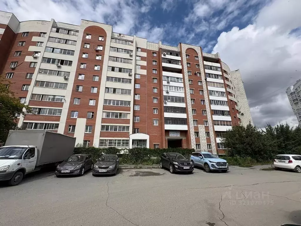3-к кв. Свердловская область, Екатеринбург ул. Фурманова, 125 (60.4 м) - Фото 1