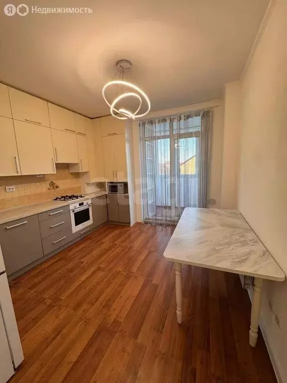 3-комнатная квартира: Калининград, улица Виктора Денисова, 24 (88.1 м) - Фото 2