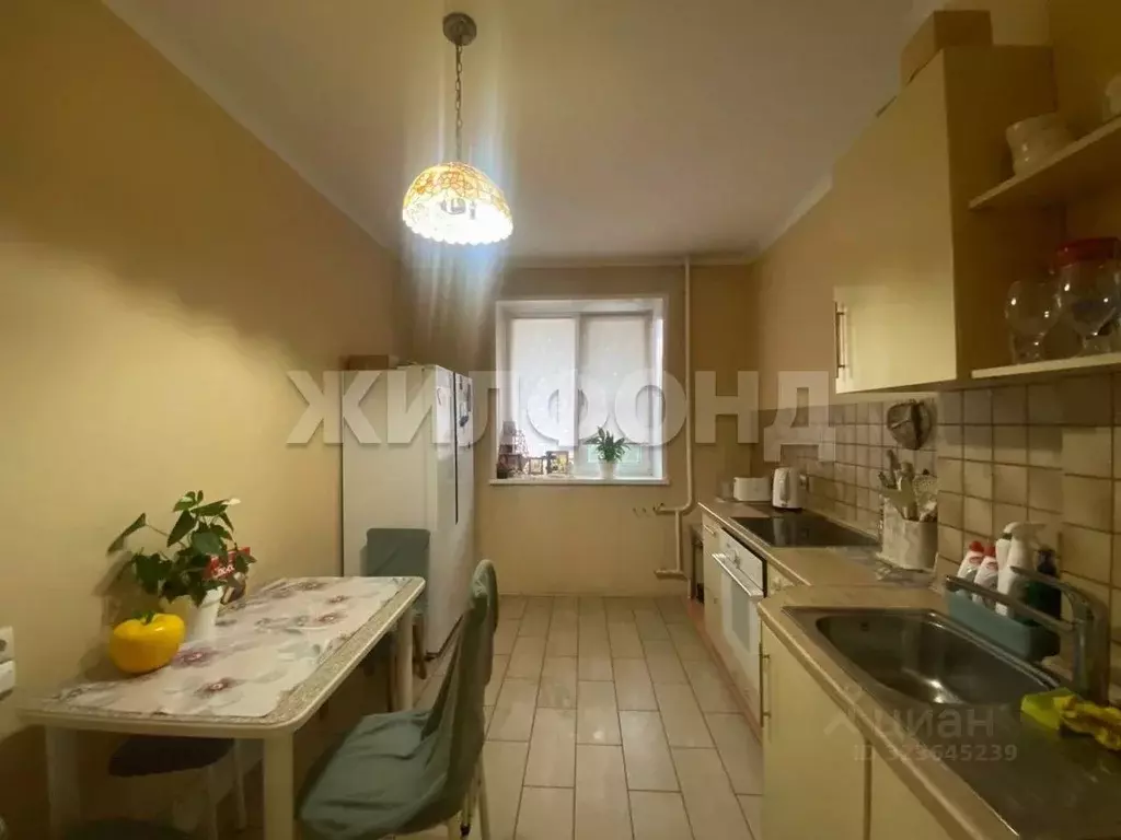 2-к кв. Хакасия, Абакан ул. Карла Маркса, 57 (78.0 м) - Фото 1