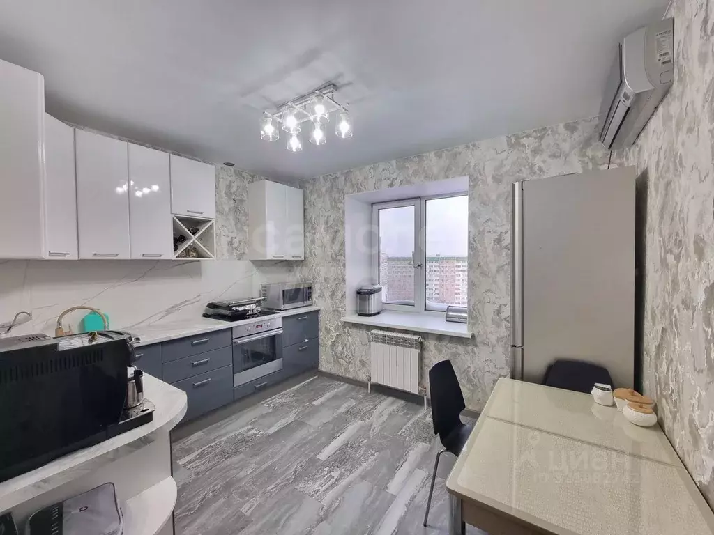 3-к кв. Оренбургская область, Оренбург Салмышская ул., 36 (89.0 м) - Фото 1