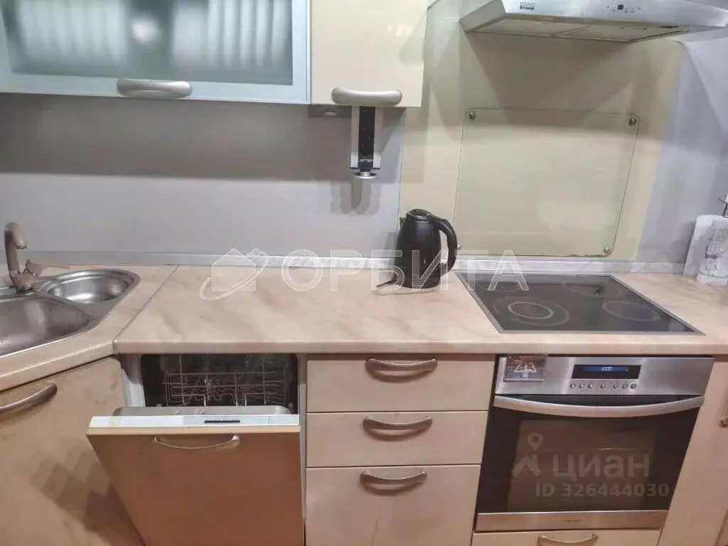 3-к кв. Тюменская область, Тюмень Уральская ул., 53к3 (96.0 м) - Фото 2