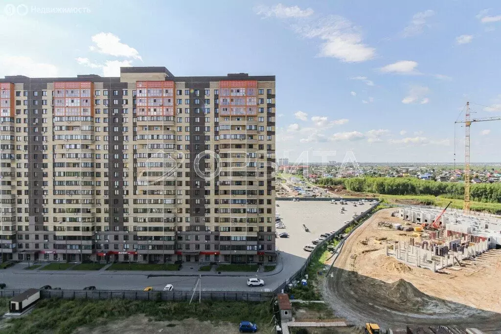 3-комнатная квартира: Тюмень, Алматинская улица, 12 (64 м) - Фото 0