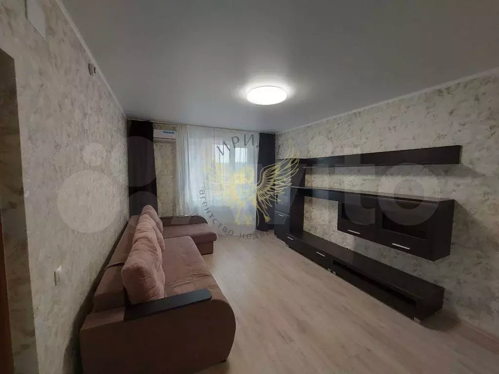 2-к. квартира, 65 м, 1/9 эт. - Фото 0