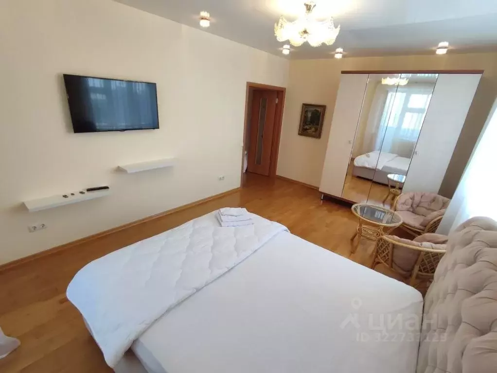 2-к кв. Тюменская область, Тюмень Пролетарская ул., 111 (62.0 м) - Фото 0
