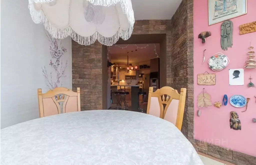 3-к кв. Омская область, Омск ул. Крупской, 4 (104.0 м) - Фото 2