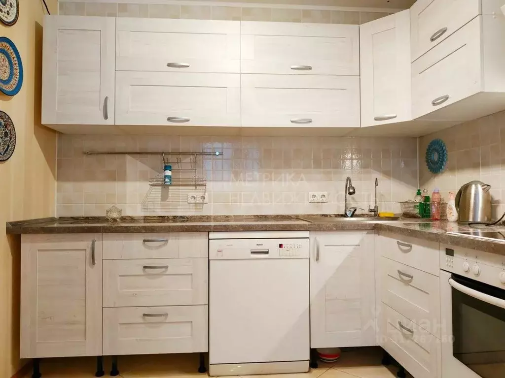 3-к кв. Тюменская область, Тюмень Карская ул., 36 (132.8 м) - Фото 0