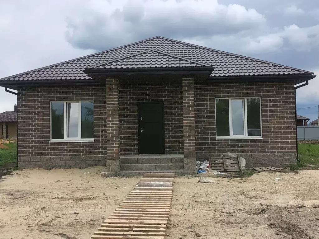 Дом в Белгородская область, Белгородский район, Пушкарское с/пос, с. ... - Фото 1