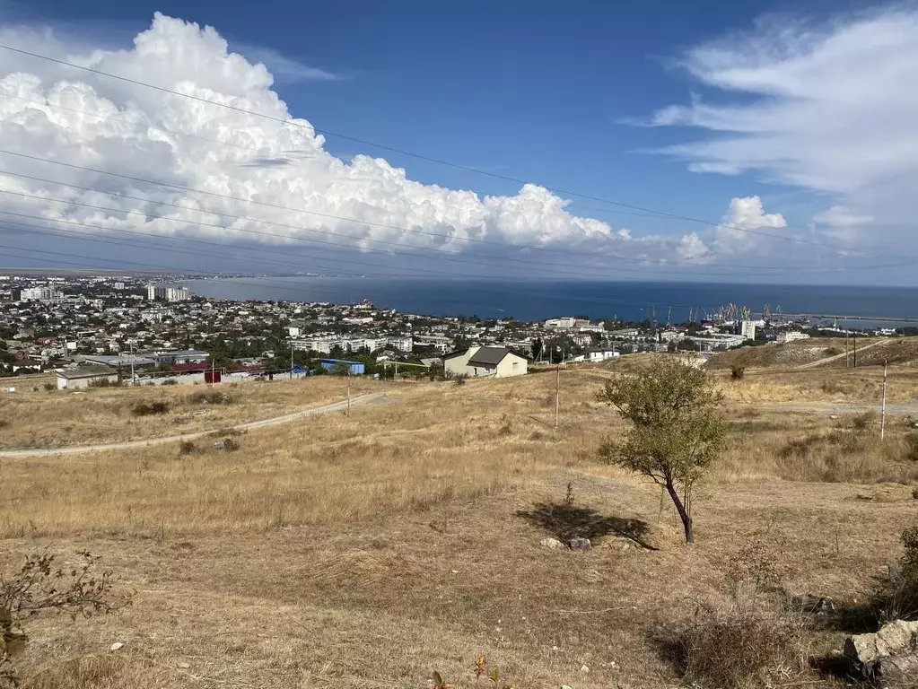 Участок в Крым, Феодосия ул. Вити Коробкова (10.0 сот.) - Фото 1