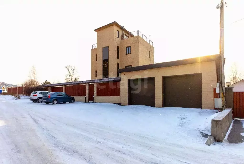 Дом в Красноярский край, Красноярск Удачная ул., 1 (557 м) - Фото 1