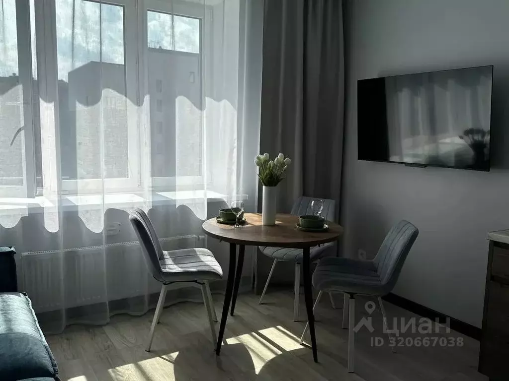 1-к кв. Тюменская область, Тюмень Новгородская ул., 22 (35.0 м) - Фото 1