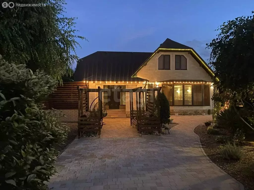 Дом в Крымск, улица Кочергина (248.9 м) - Фото 1